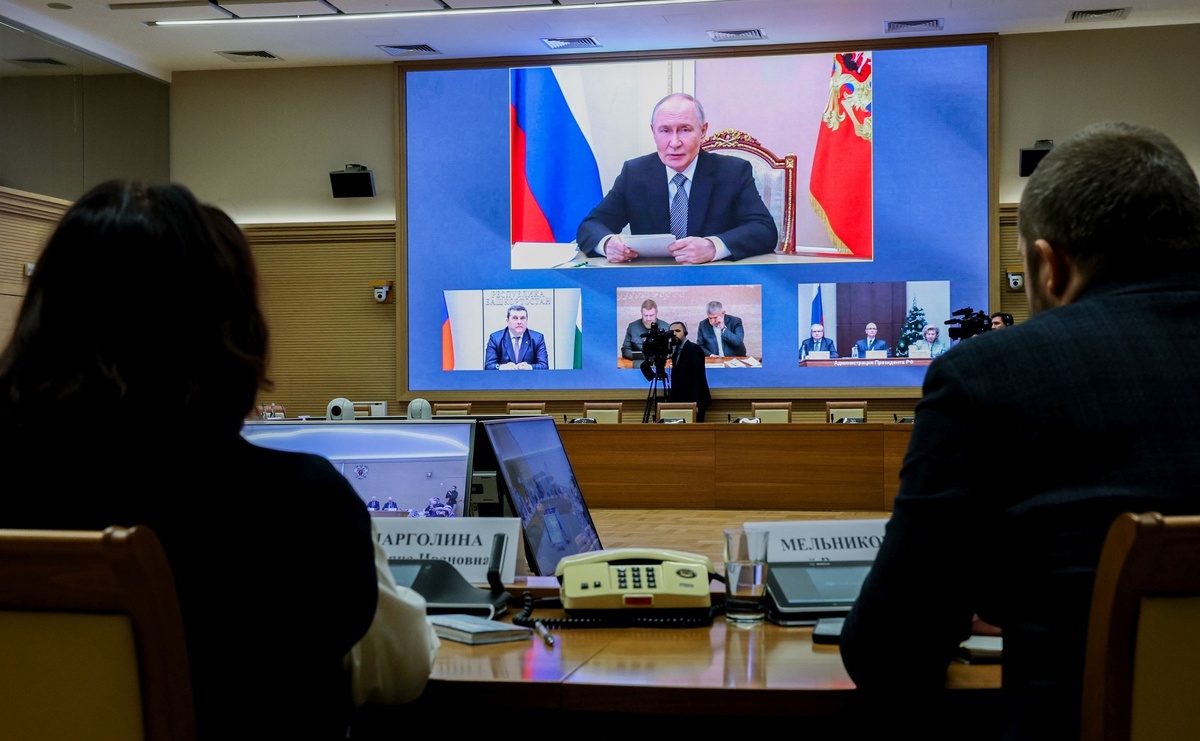 Источник: http://kremlin.ru/events/president/news/78691/photos/84456