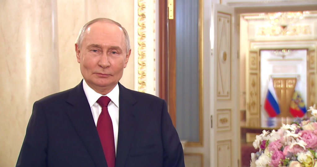 Президент Путин поздравил женщин России с праздником 8 Марта