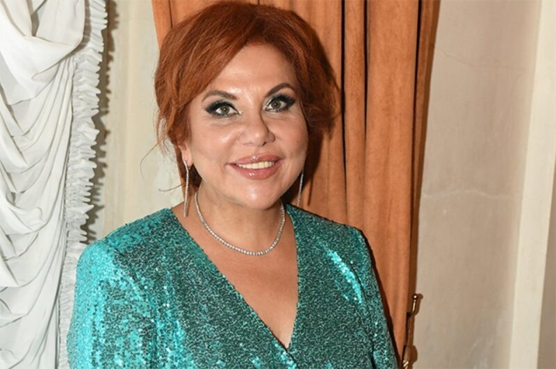    Марина Федункив на сцене: комедия как броня.