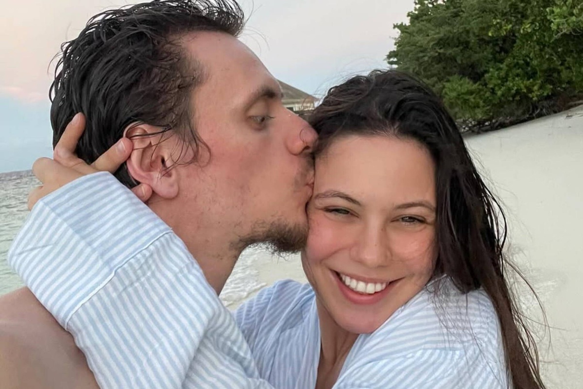     «Моя жена родила девочку»: Сергей Полунин сообщил, что Елена Ильиных стала мамой в четвертый раз - видео