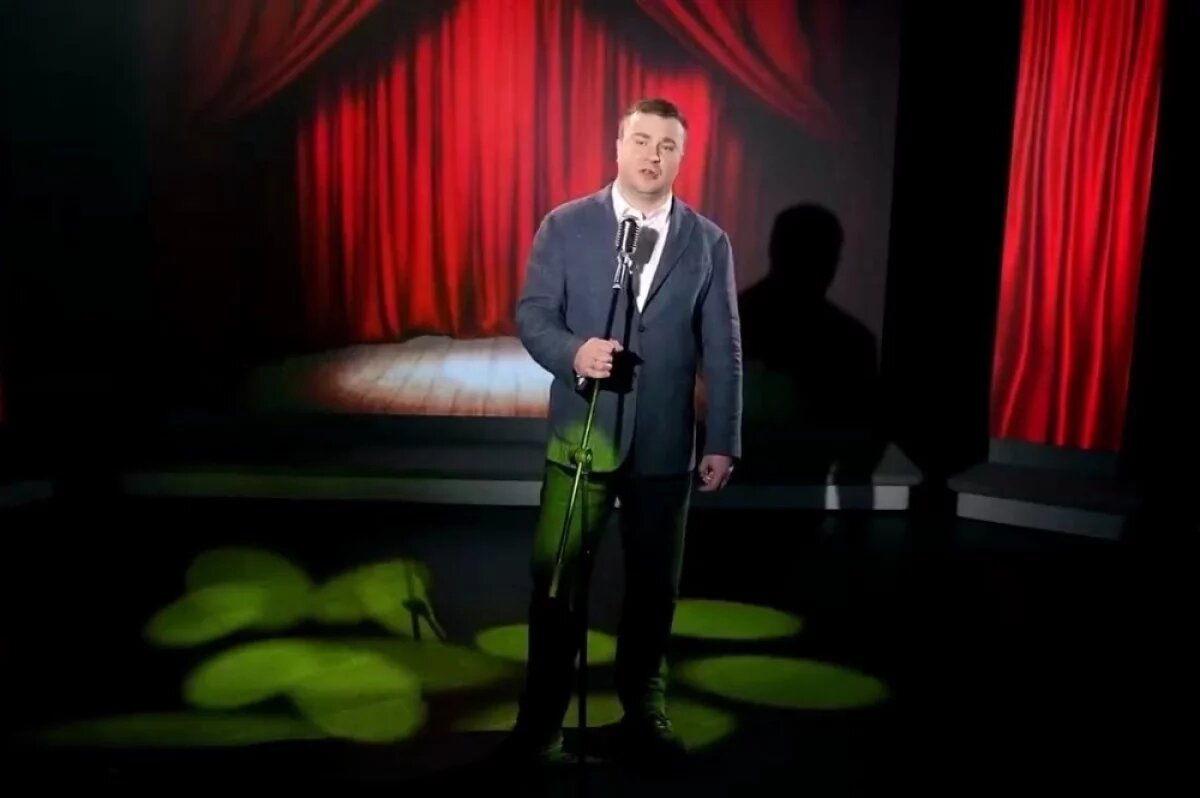    Омские чиновники и хоккеист «Авангарда» поздравили женщин с 8 Марта песней