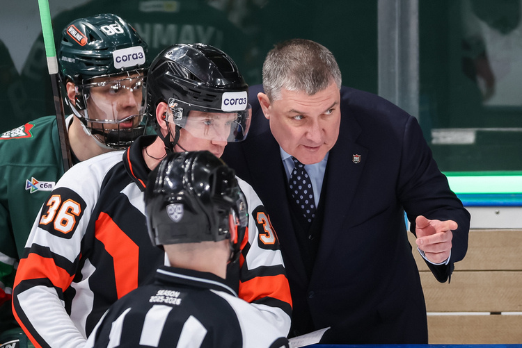    Анвар Гатиятулин (справа)