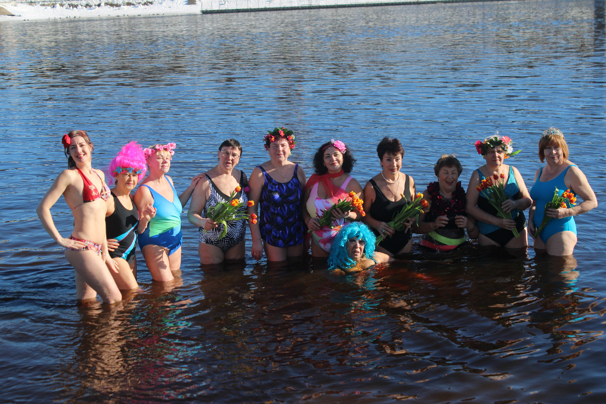 Массовый заплыв - главная часть программы