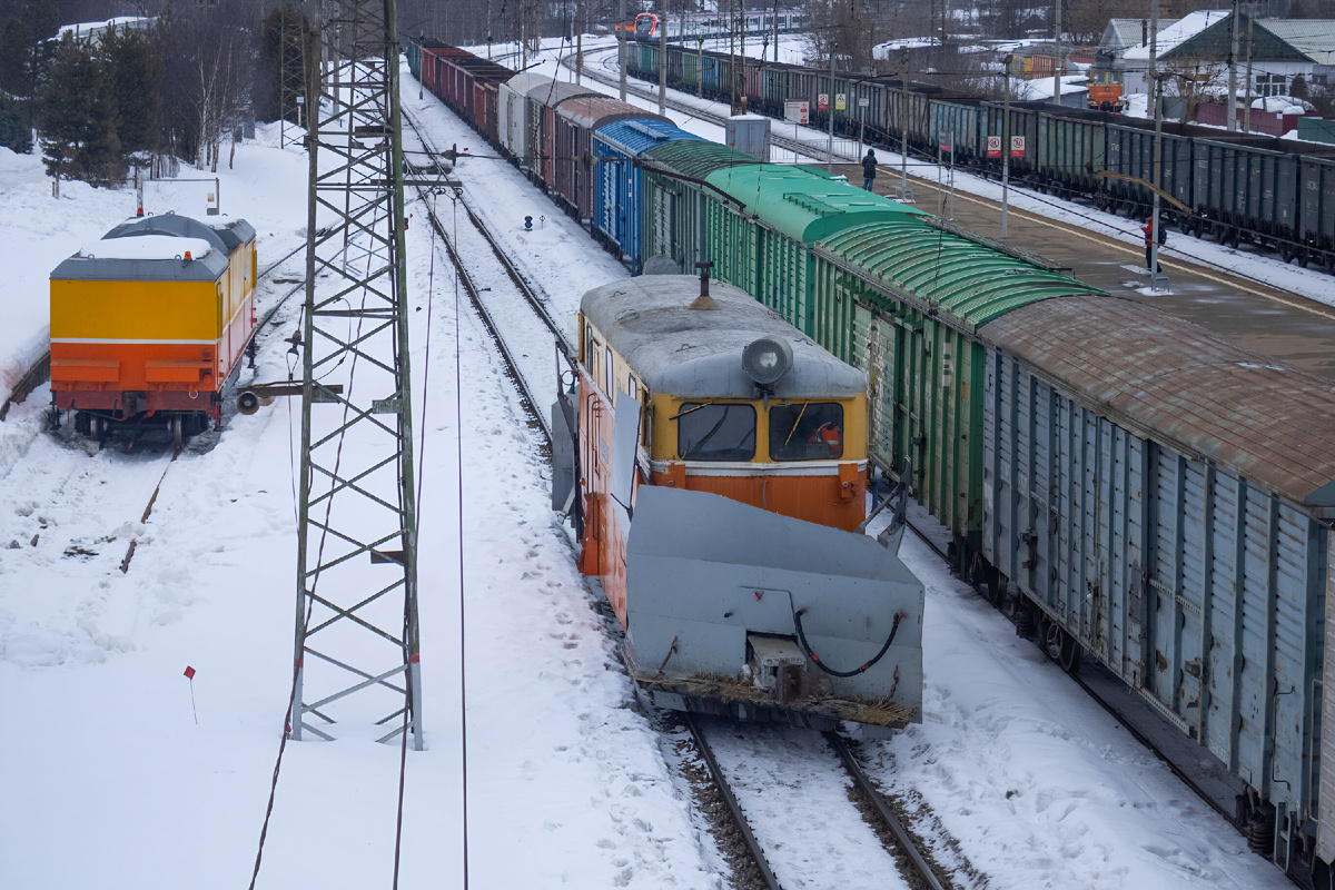 Снегоочиститель СДПМ на станции Манихино-l. 
