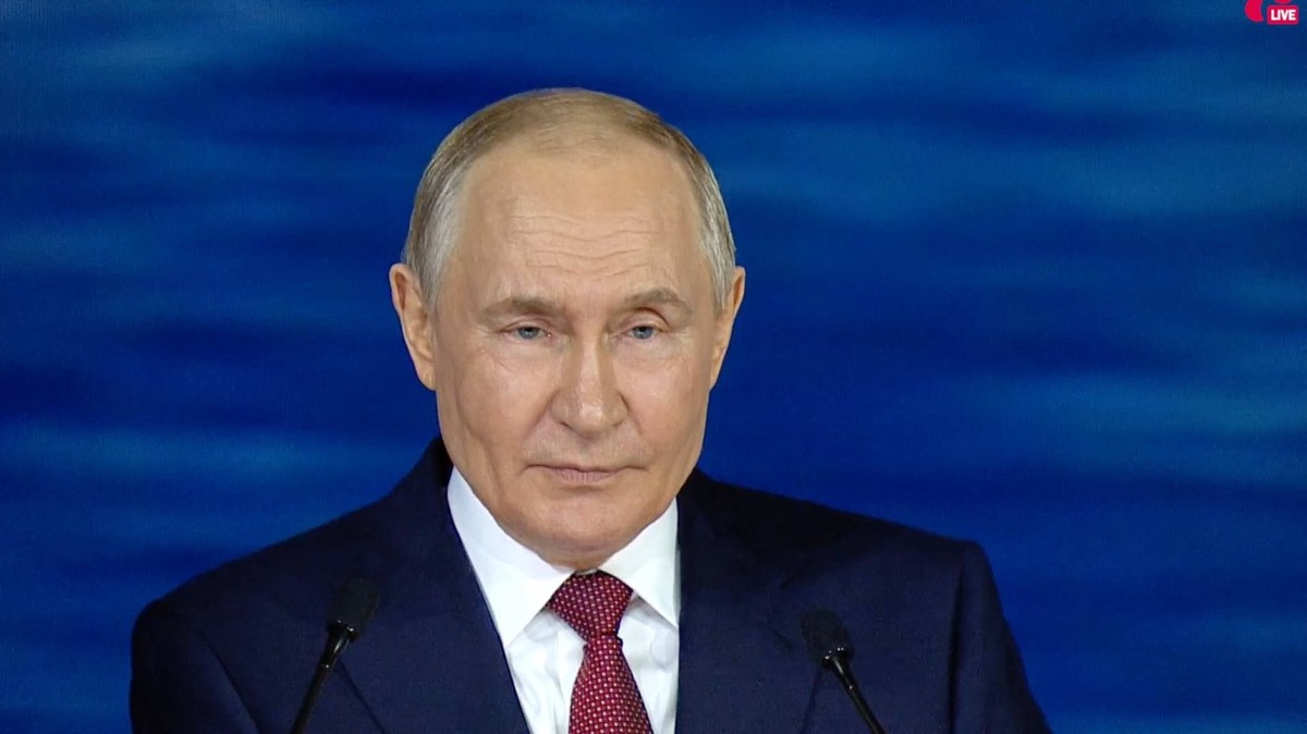    Владимир Путин поздравил женщин России с 8 Марта