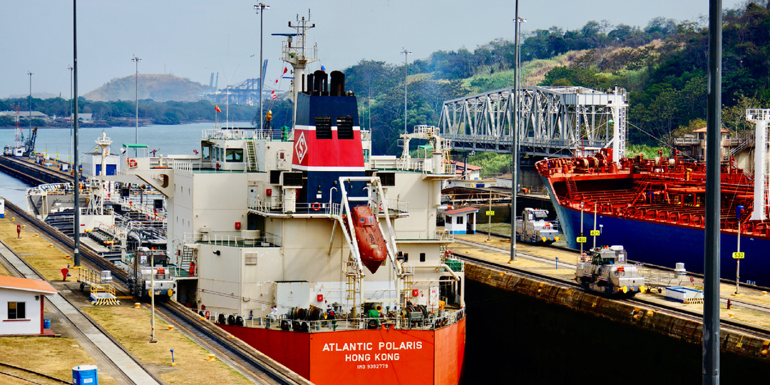 Панамский канал: как корабли заставляют подниматься в небо на 26 метров?