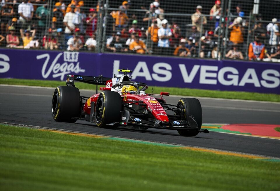    Льюис Хэмилтон: Догнать Mercedes вполне реальноFerrari