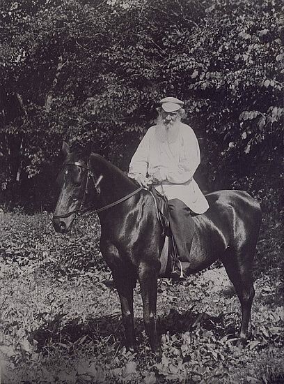 Лев Толстой в Ясной Поляне, 1908 г. Фотограф - Карл Булла