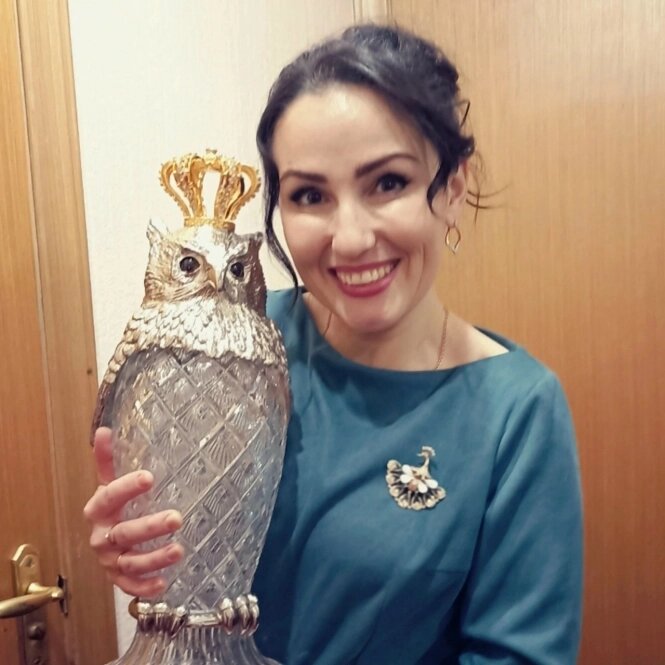    Сабина Эрмамбетова привезла домой «Бриллиантовую сову» Фото: Из личного архива
