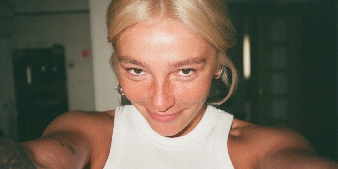 Как Настя Ивлеева жила на вокзале в Москве и работала в автосалоне до того, как стала звездой