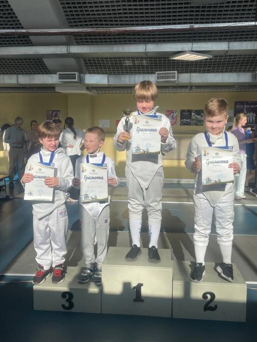 Турнир по фехтованию на шпагах «Памяти голубых беретов» состоялся в Пскове
Фото: псковский тренер Элла Полторацкая