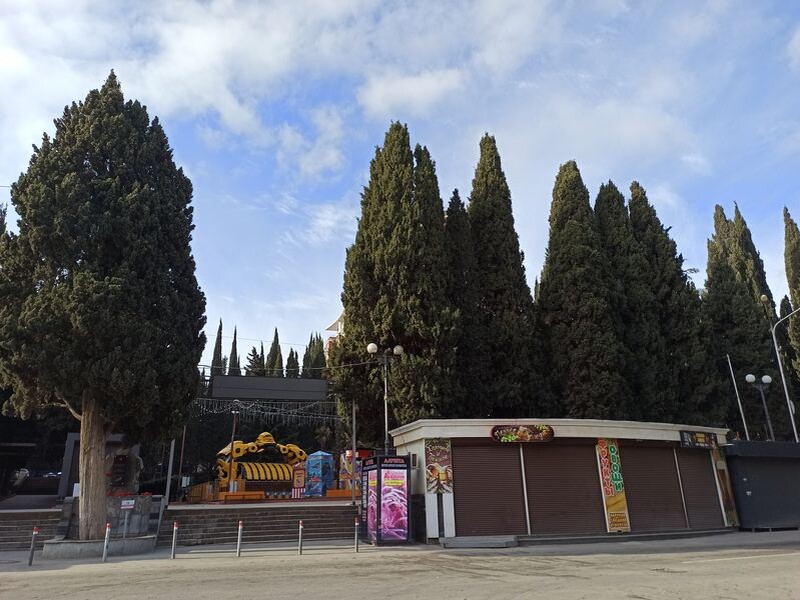    Как пережить жару в Алуште: 10 секретов комфортного отдыха на побережье Черного моря admin