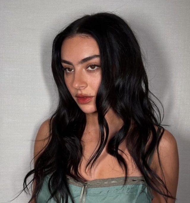    Charli XCX. Фото: @charli_xcx (Instagram*)