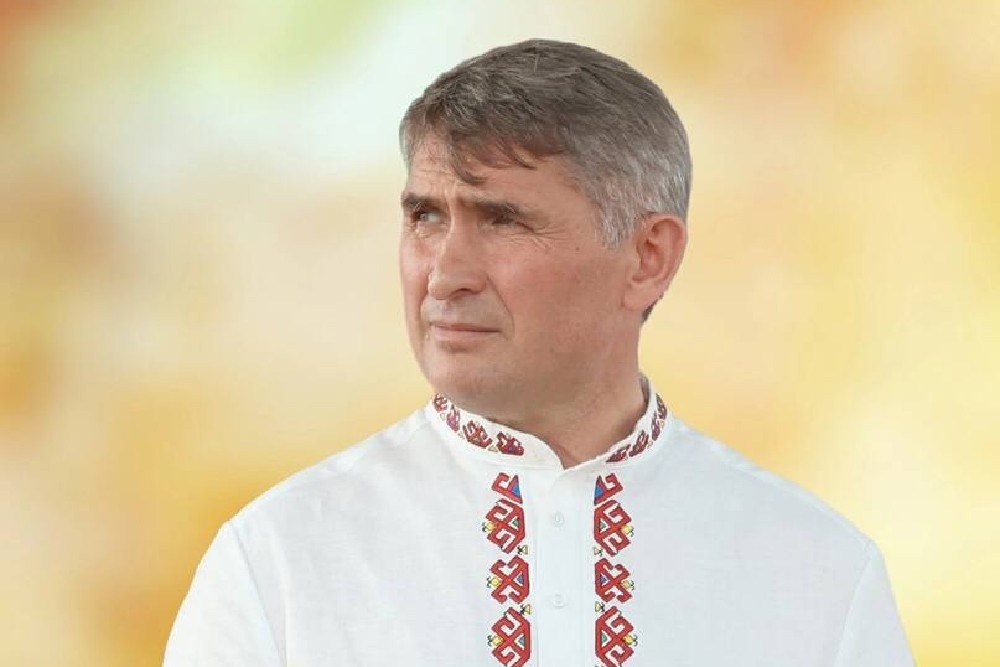 Олег Николаев