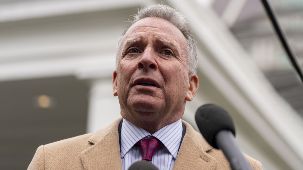 Пупс Уиткофф. Пупси дальше.