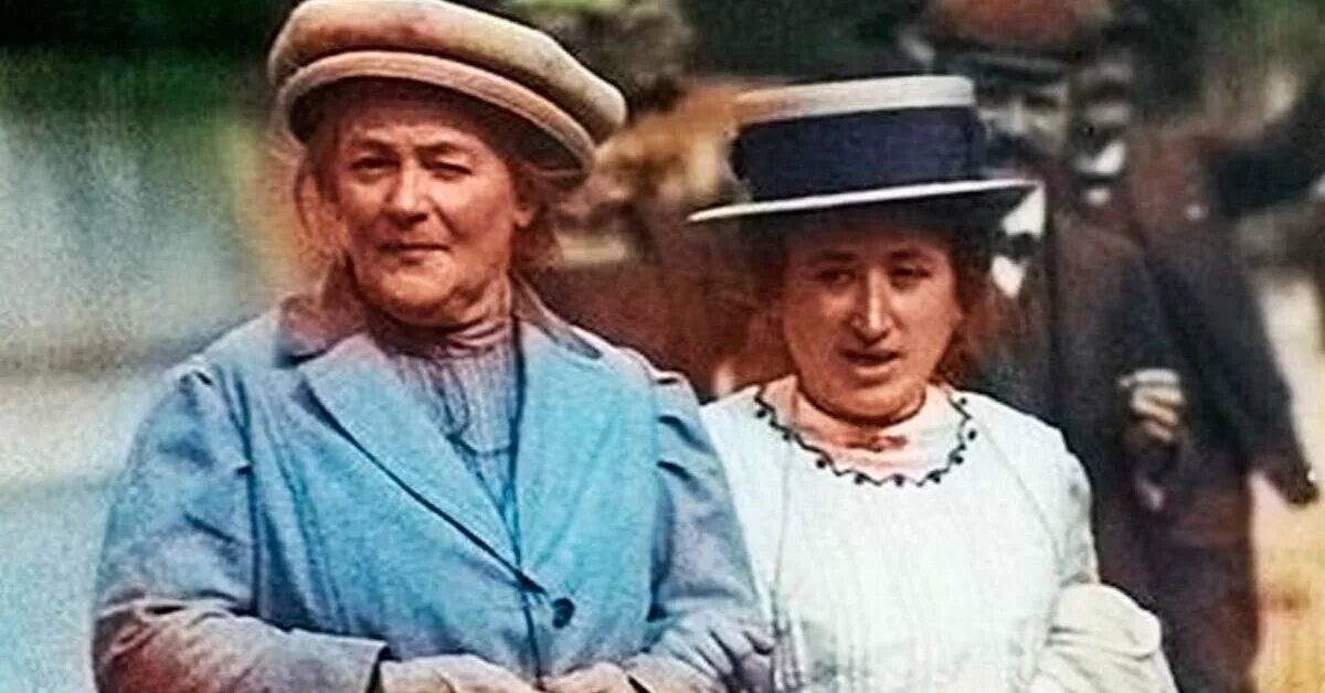 Кларочка с Розочкой.😜