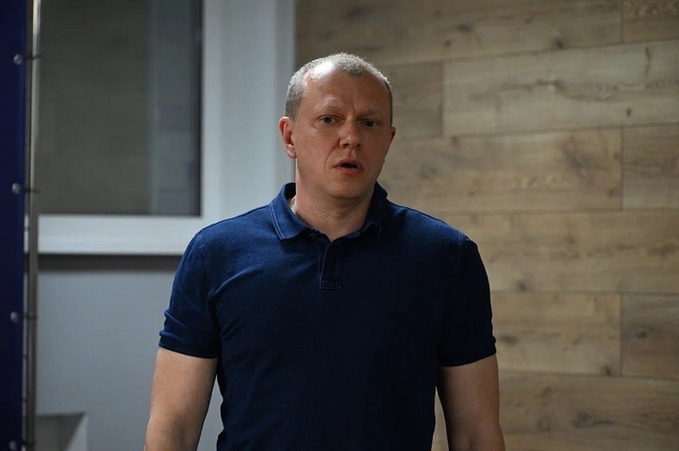    Антон Кольцов поздравил мариупольчанок с 8 Марта. Фото: АГ ДНР