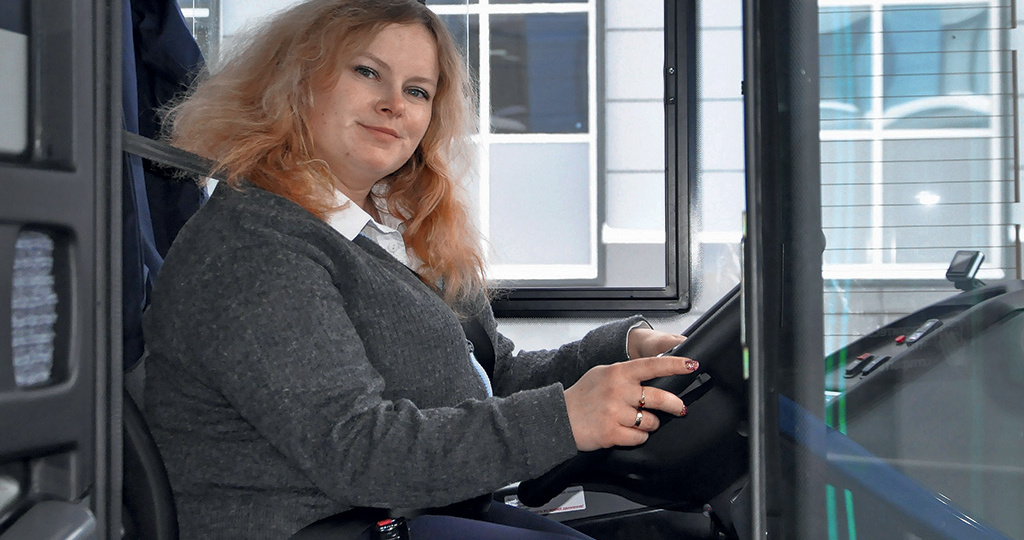 «Не пожалела ни разу!»: как женщины работают водителями электробусов в Москве