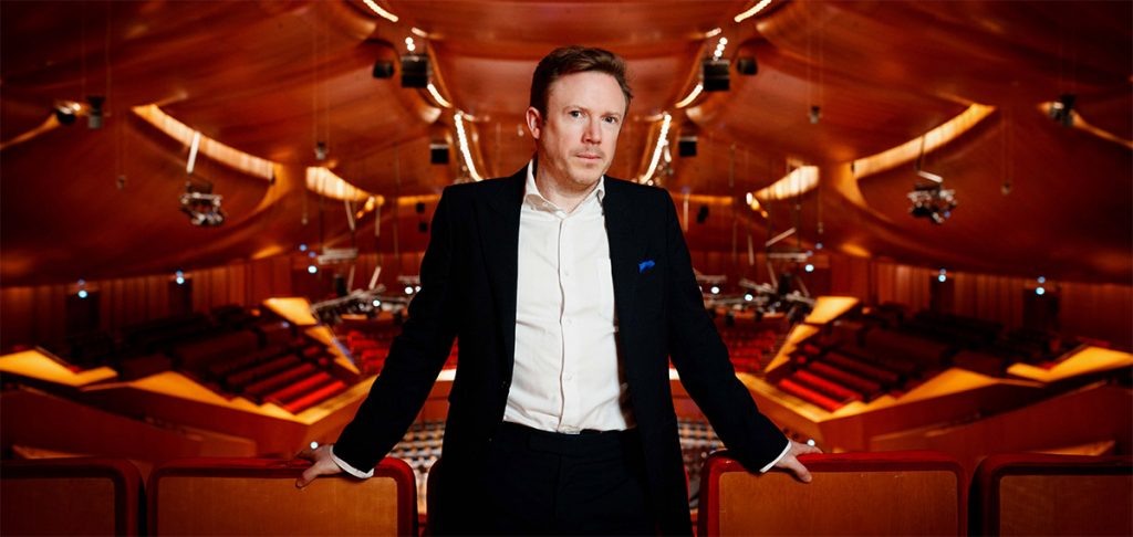 Хардинг - дирижер. Фото из сети. 