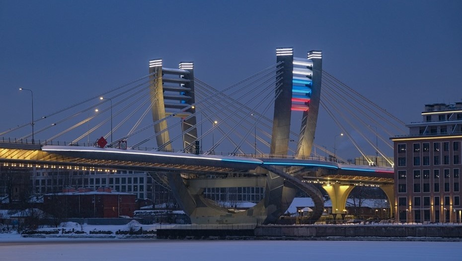 Фото: Смольный