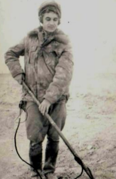 Военнослужащий ПВ КГБ СССР В. Тукаев