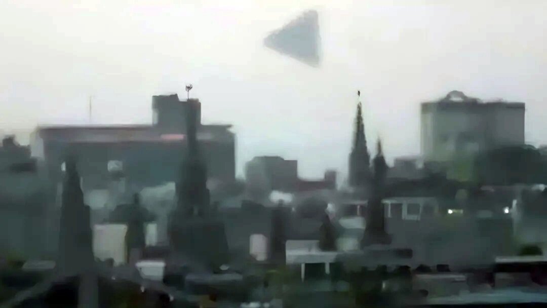 Пирамида над Кремлем. Кадр из видео.