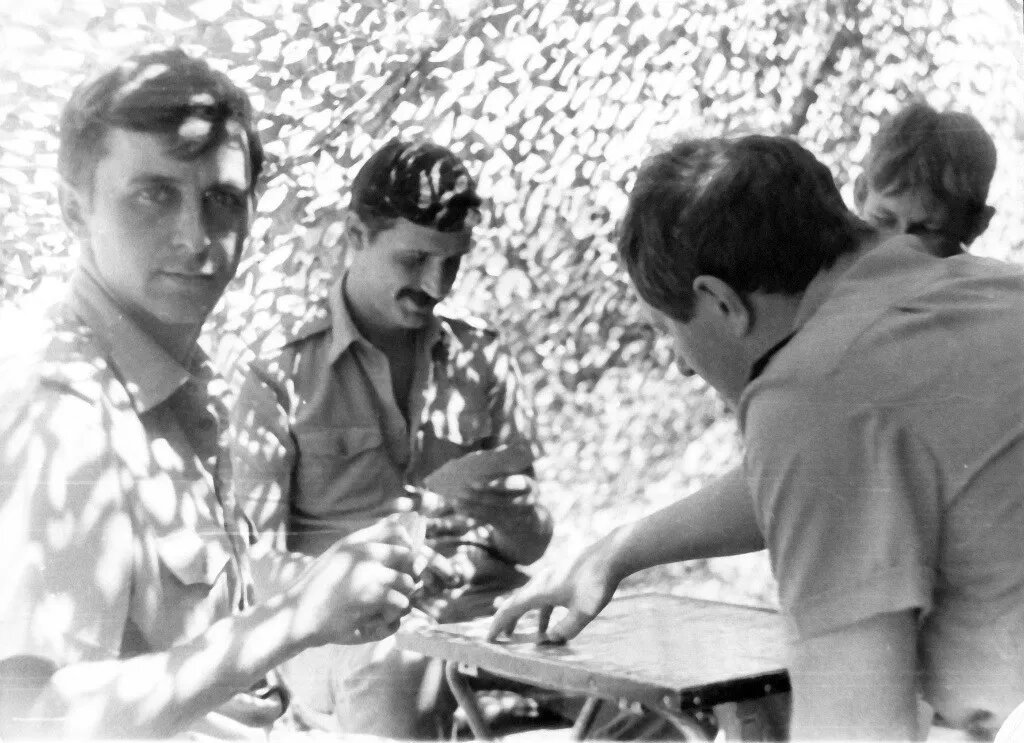 Карты - офицерское занятие. Однополчане авторов.