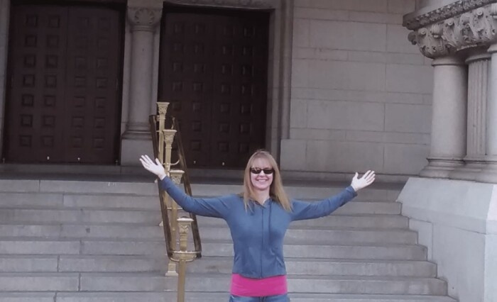 Эми Элизабет.