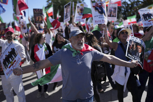 Daniel Cole/Reuters   📷