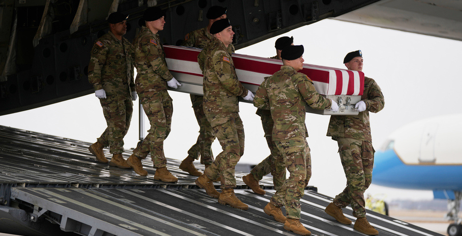    Фото: Mark Schiefelbein/AP/TASS