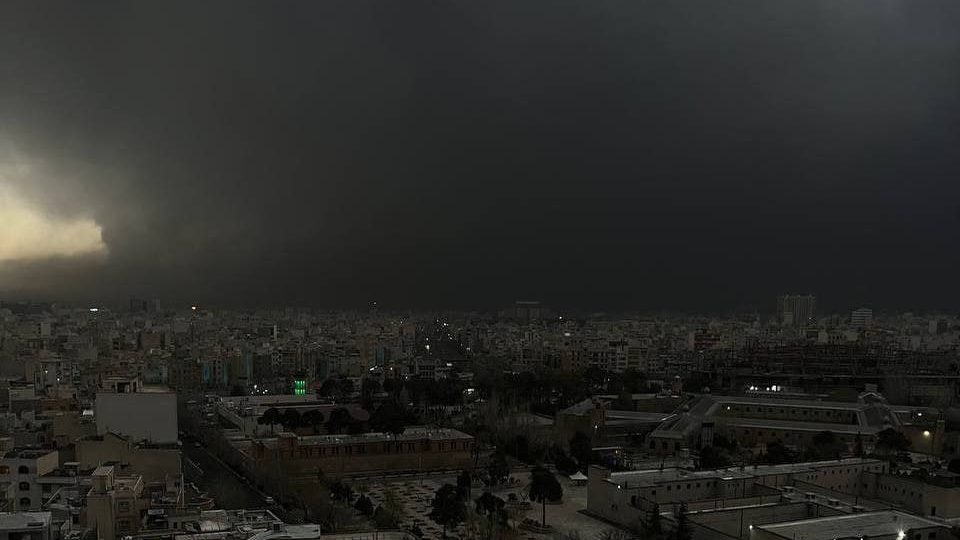 Экологическая катастрофа: на Ближнем Востоке начались едкие кислотные дожди из-за атак по НПЗ