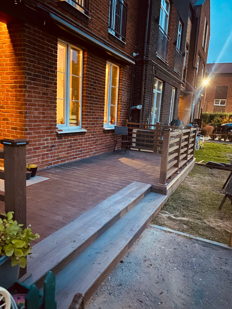 Простая площадка размер 6*2 по контуру ограждения 