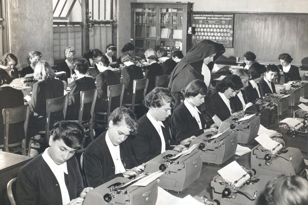 Девушки с «Ремингтоном»: женская революция в конторах