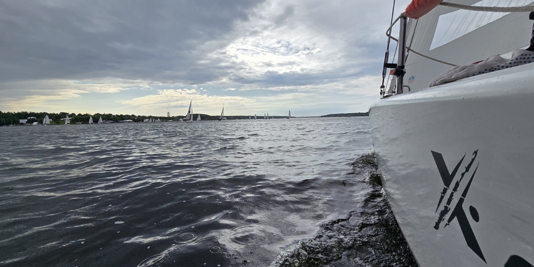 Подмосковье. Пироговское водохранилище. Яхтинг на базе клуба Галс.