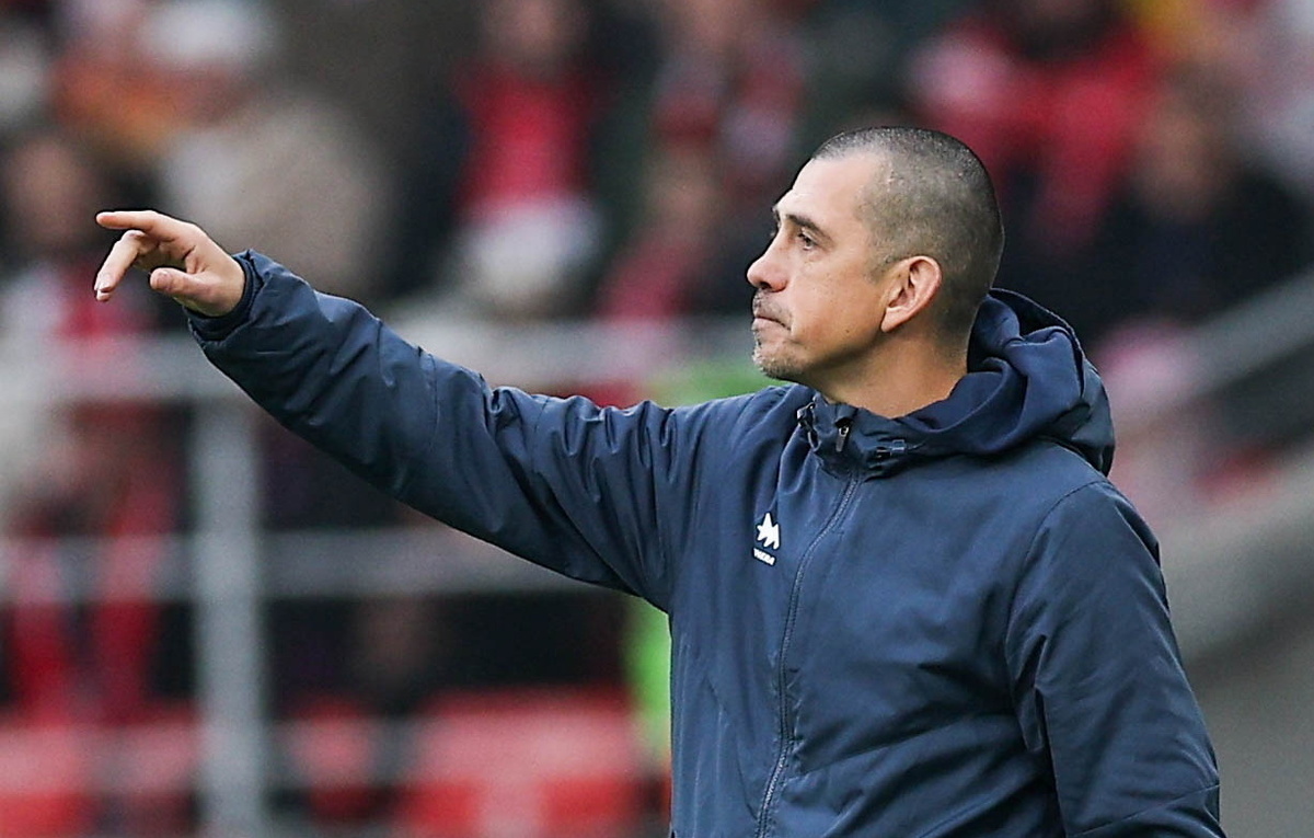     Главный тренер "Оренбурга" Ильдар Ахметзянов  Александр Щербак/ТАСС