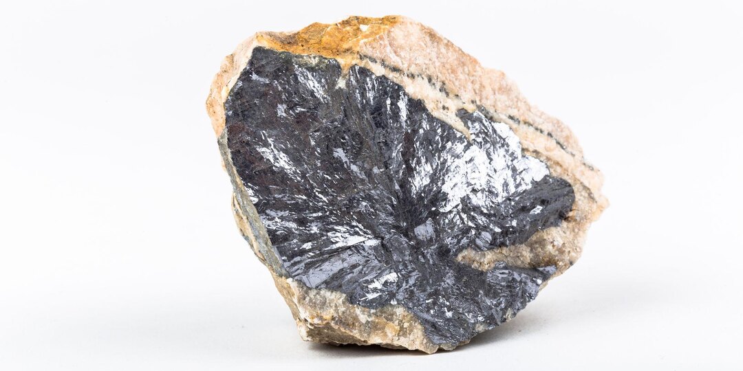 4,54 миллиарда лет против 4004 года: камень, который ломает «молодую Землю»