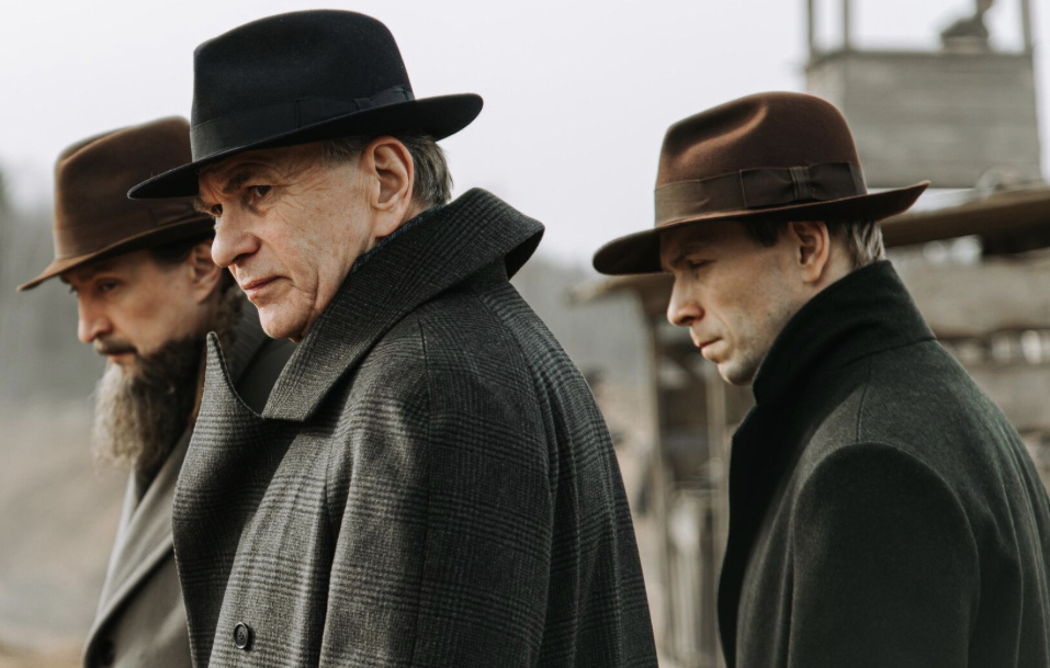 Кадр из сериала «Атом»