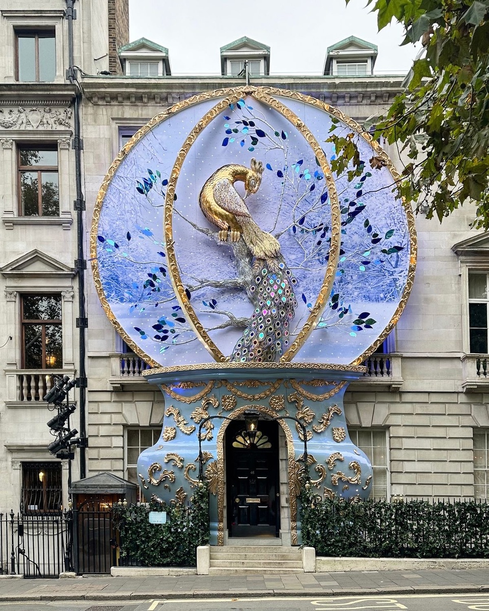 Входная группа клуба Annabel’s. Источник: Pinterest. 