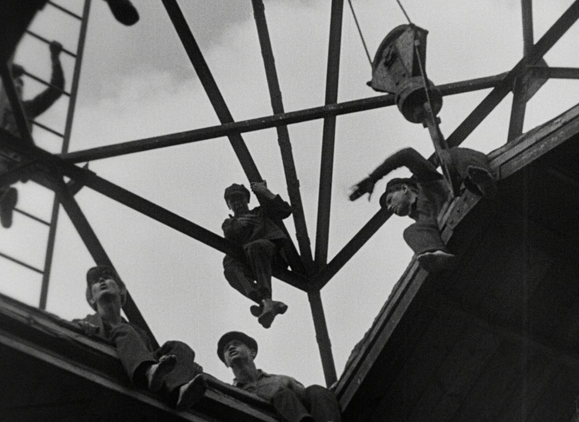     Бастующие рабочие   
Цитата из х/ф «Стачка». Реж. Сергей Эйзенштейн. 1924. СССР