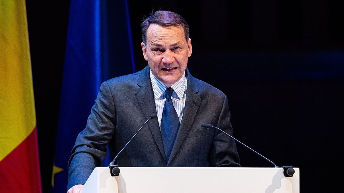     Радослав Сикорский   
(cc) Belgian Presidency of the Council of the EU 2024 from Belgium