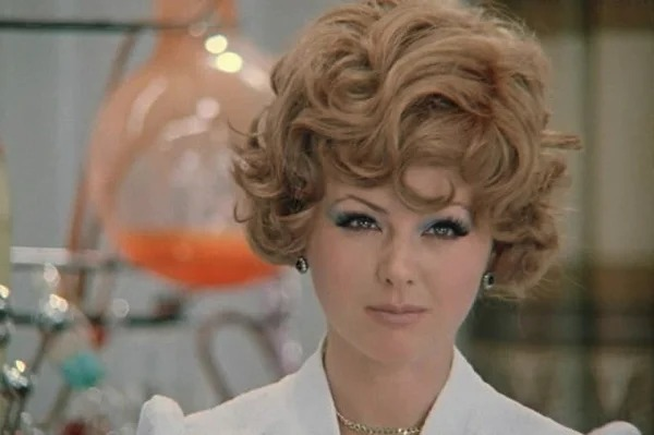 Красотою лепа, бровьми союзна - как эта фраза появилась в фильме