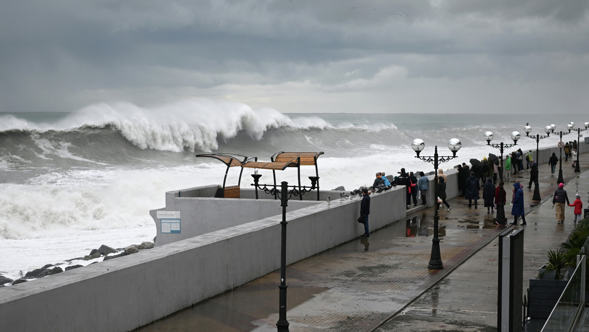    Сочи шторм непогода море набережная РИА