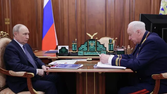     Президент РФ Владимир Путин и председатель Следственного комитета РФ Александр Бастрыкин во время встречи. Источник: © РИА Новости Автор фото: POOL