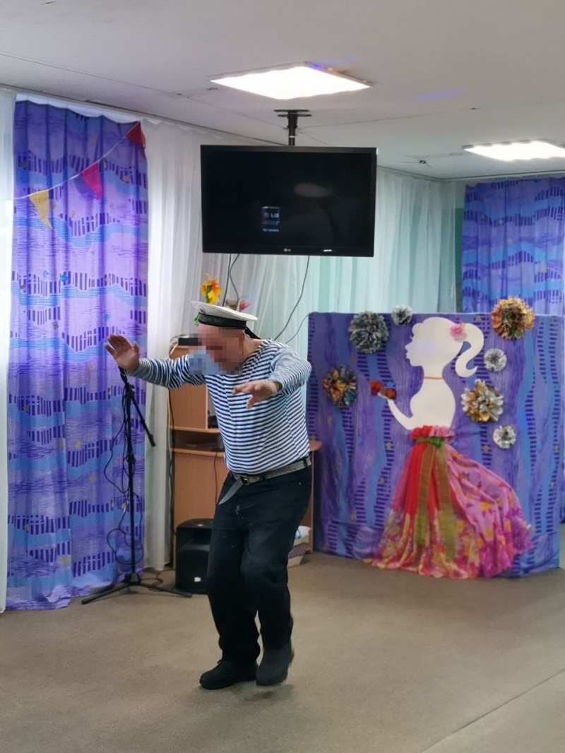    Психинтернат "Черемушки" в Карелии встретил 8 марта в масках Лепса и ВолочковойГБСУ СО ПНИ "Черемушки" / ВК