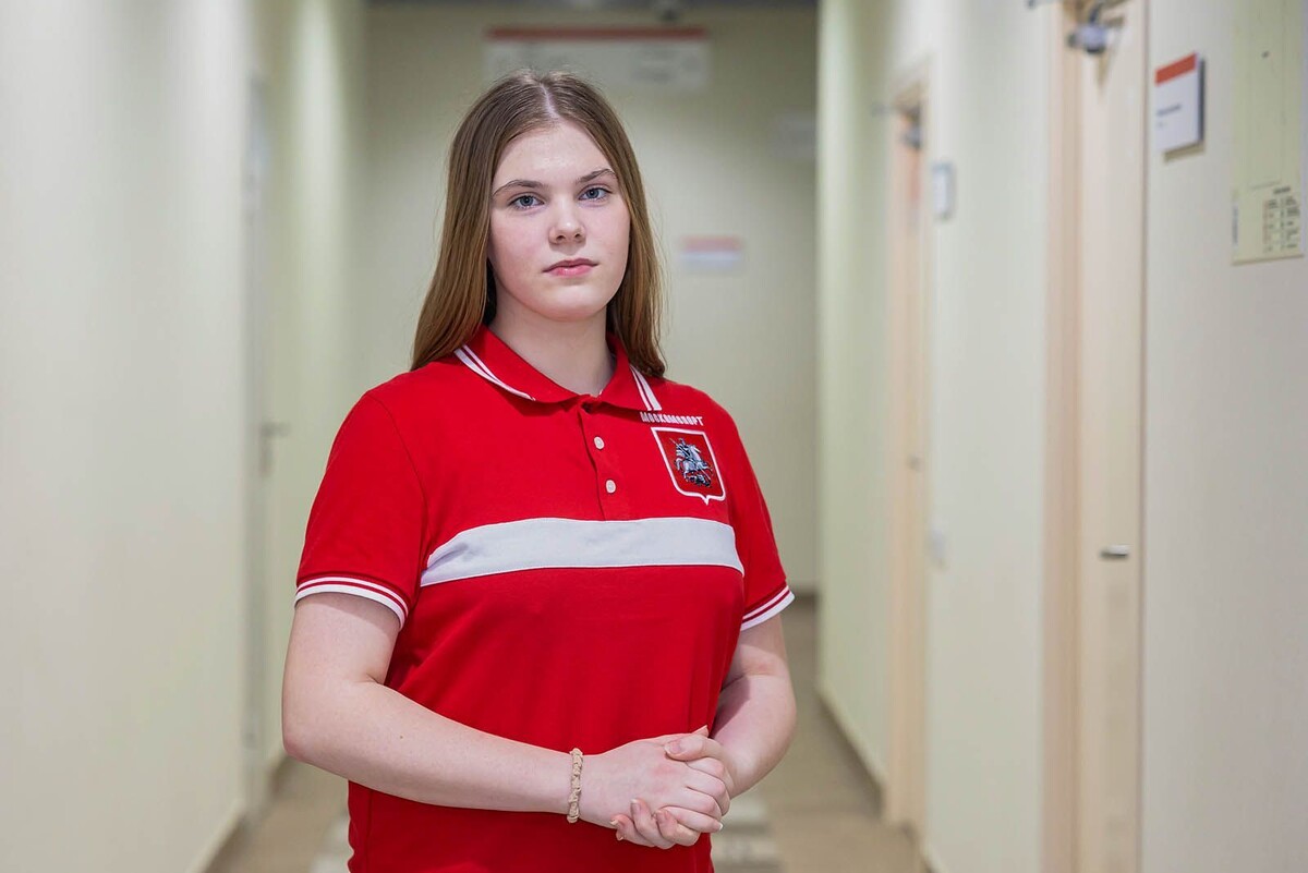    В Московской академии хоккея готовят чемпионок: дуэт красоты и силы