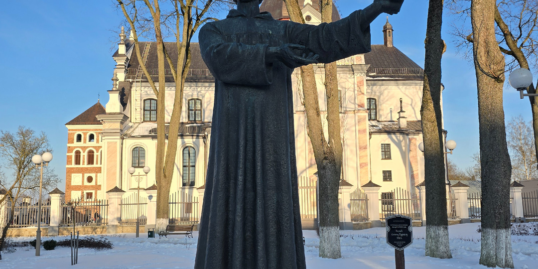 Костёл Божьего тела с самым высоким куполом в Европе, где до сего времени продолжались средневековые традиции захоронения древнего  рода