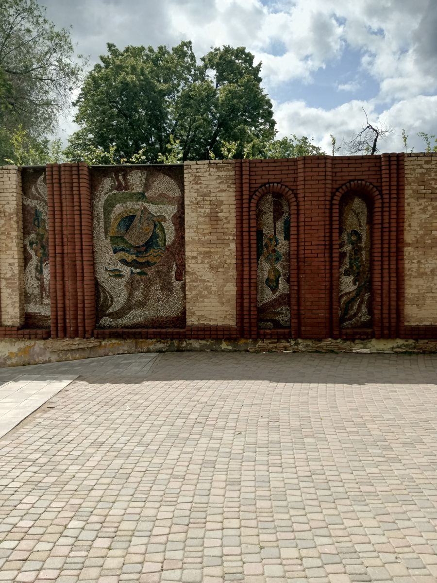 Мозаичное панно. Все фотографии: канал Сергей Насекайло. Заметки инвалида по зрению. 