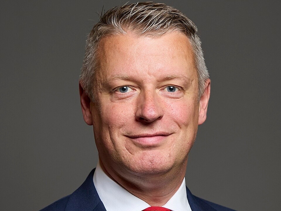     Люк Поллард   
(сс) Roger Harris