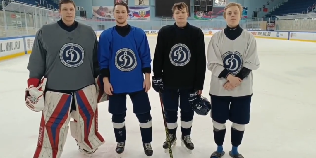 Карельские хоккеисты поздравили женщин с 8 марта