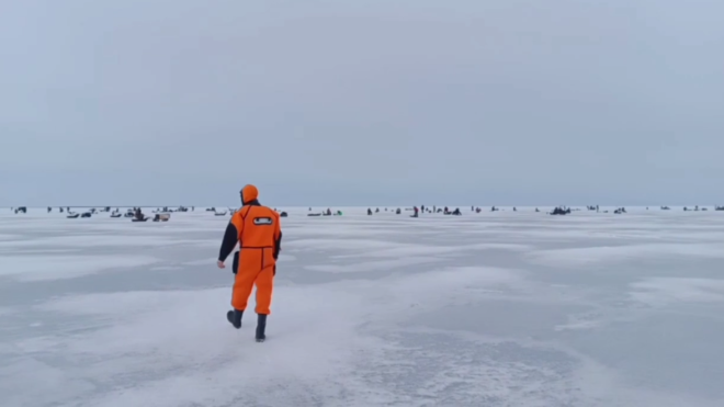 Пришла весна и не до сна: спасатели Ленобласти и в праздник объезжали водоемы